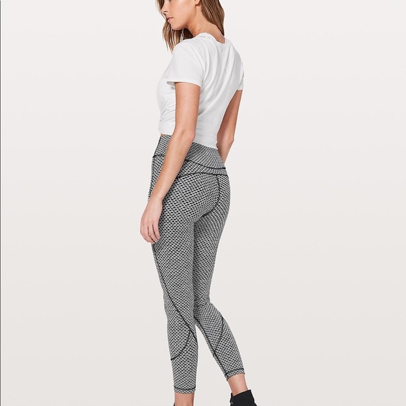 lululemon athletica Pants - Lululemon In Movement Tights 25” Size 2